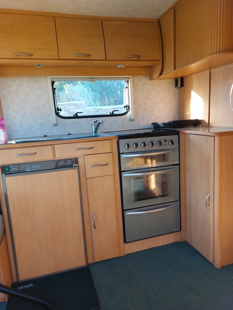 Каравана Други Lexon, снимка 9 - Каравани и кемпери - 52126531