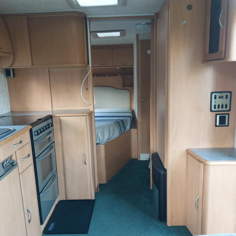 Каравана Други Lexon, снимка 13 - Каравани и кемпери - 52126531