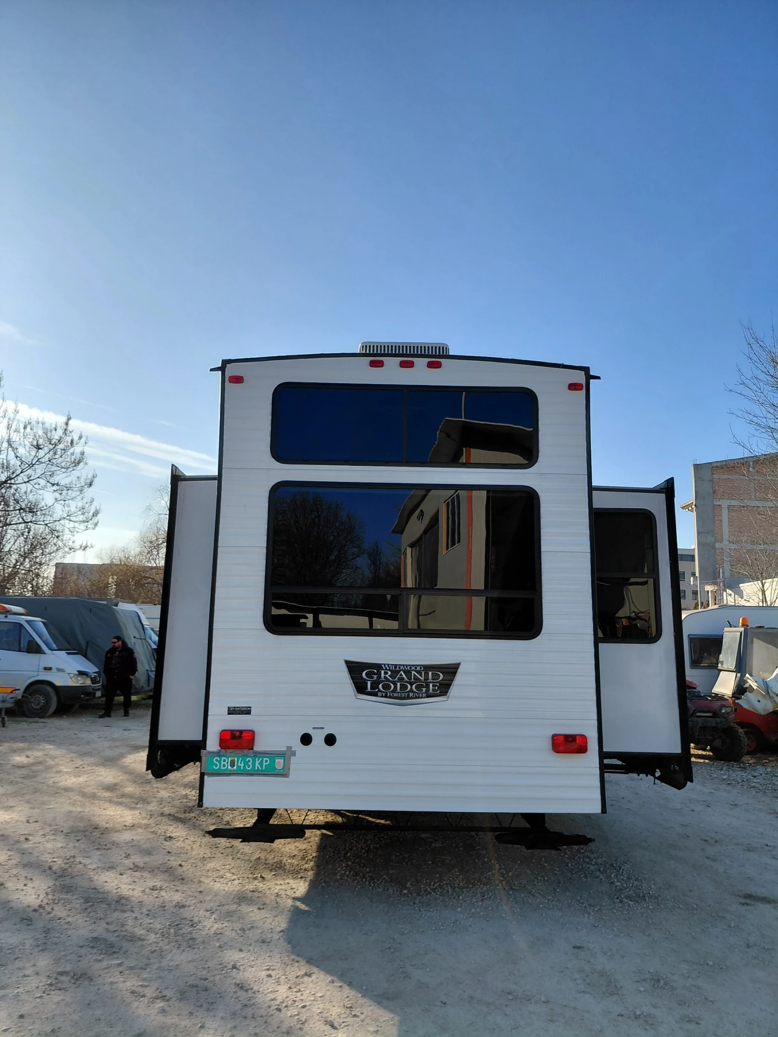 Каравана Forest River Riverstone 39 wildwood, снимка 2 - Каравани и кемпери - 53738943