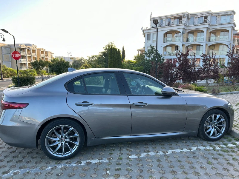 Alfa Romeo Giulia, снимка 3 - Автомобили и джипове - 46390023