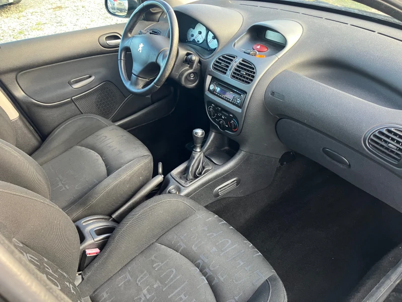 Peugeot 206 SW 1.4i KLIMA, снимка 6 - Автомобили и джипове - 47240659