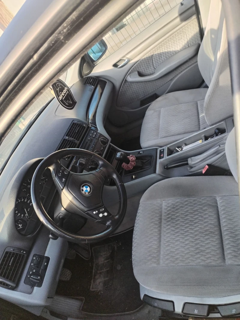 BMW 320 2.0D, снимка 9 - Автомобили и джипове - 48459417