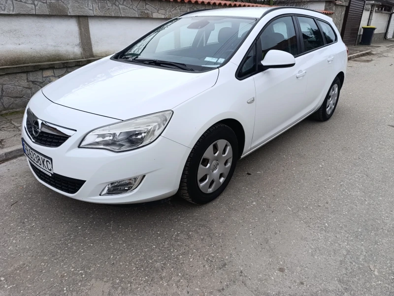 Opel Astra 1.7 CDTI, снимка 2 - Автомобили и джипове - 48853773