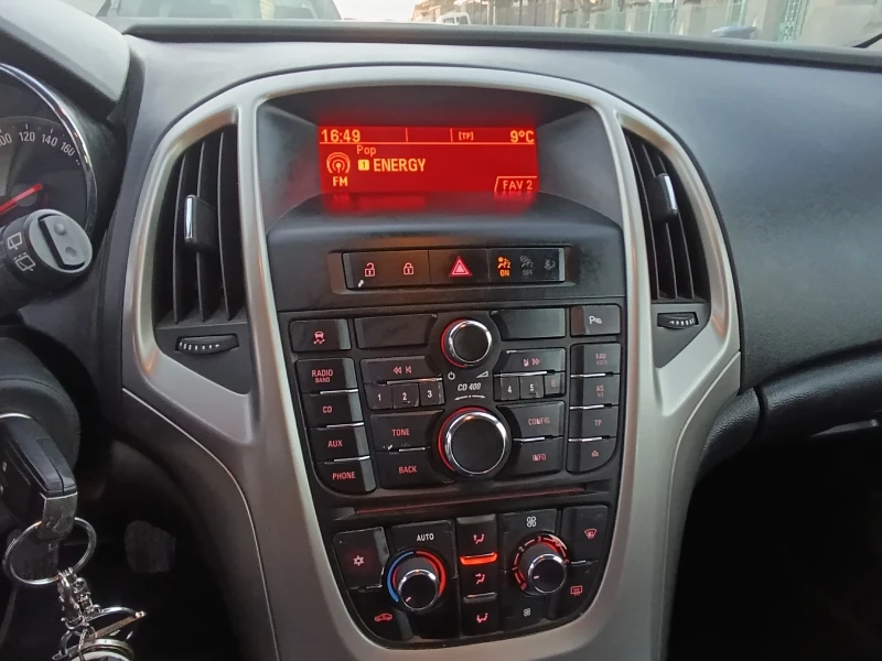 Opel Astra 1.7 CDTI, снимка 7 - Автомобили и джипове - 48853773