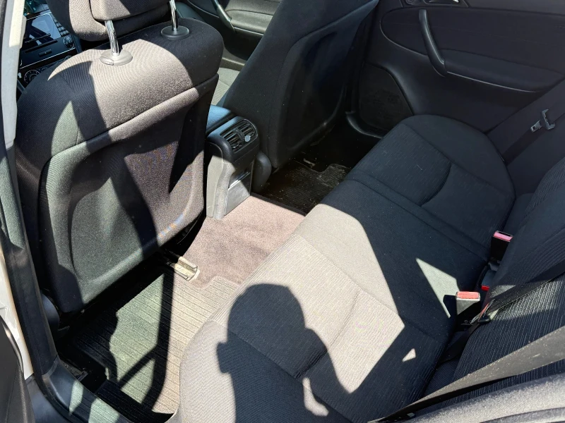 Mercedes-Benz C 220 150к.с, снимка 10 - Автомобили и джипове - 50647453