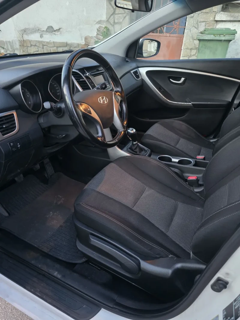 Hyundai I30 1.6 Crdi 110, снимка 6 - Автомобили и джипове - 52495402