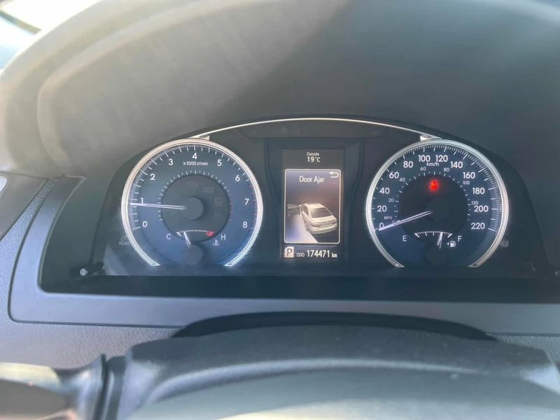 Toyota Camry * 4dr Sdn I4 Auto * CARFAX * ЦЕНА ДО БГ, снимка 10 - Автомобили и джипове - 53112481