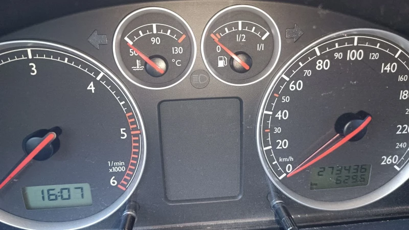 Seat Alhambra, снимка 3 - Автомобили и джипове - 53324437