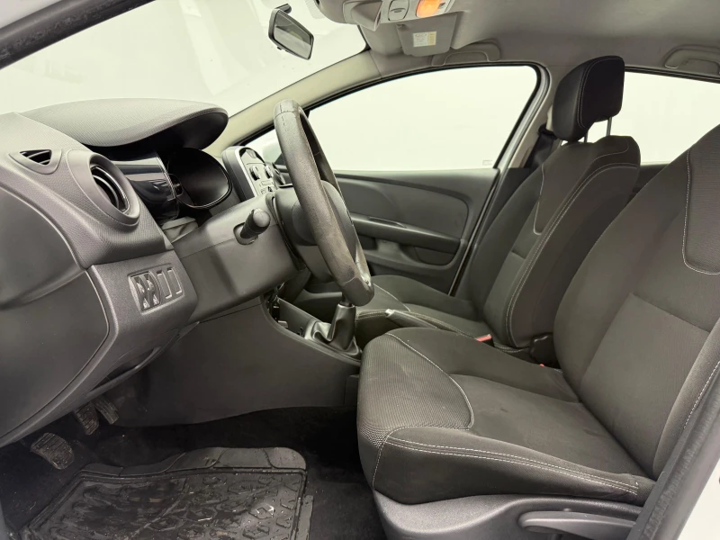 Renault Clio, снимка 14 - Автомобили и джипове - 53511193