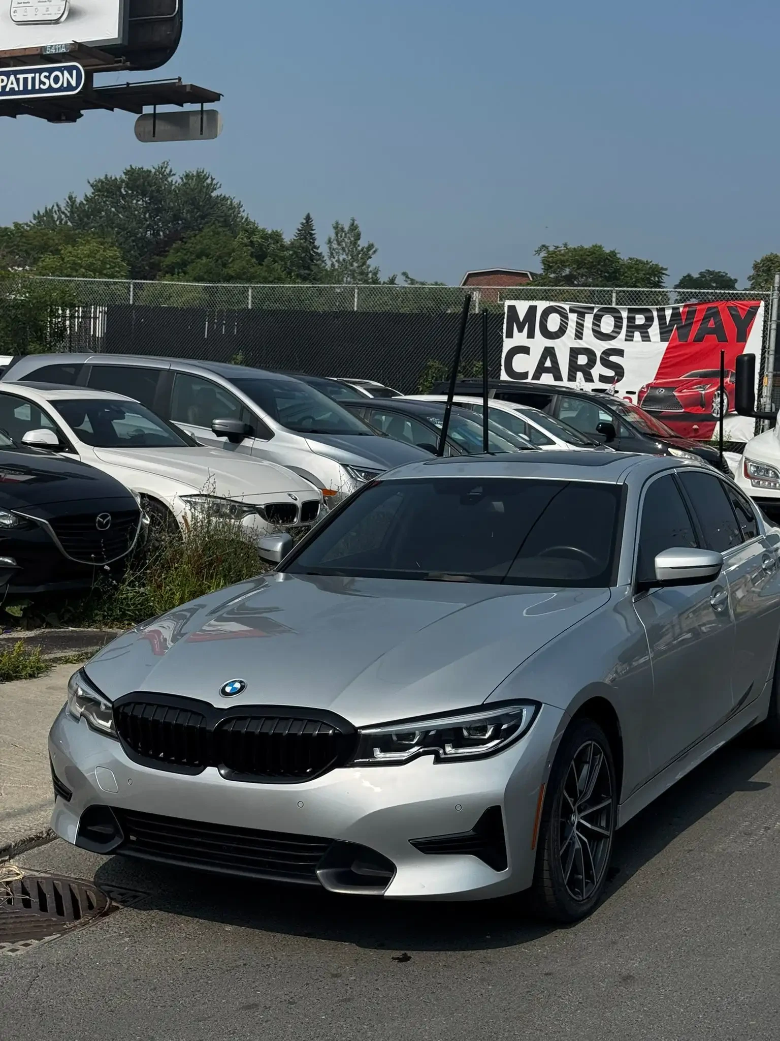 BMW 330 xDrive * CARFAX* ОПЦИЯ ЗА ФИНАНСИРАНЕ* , снимка 1