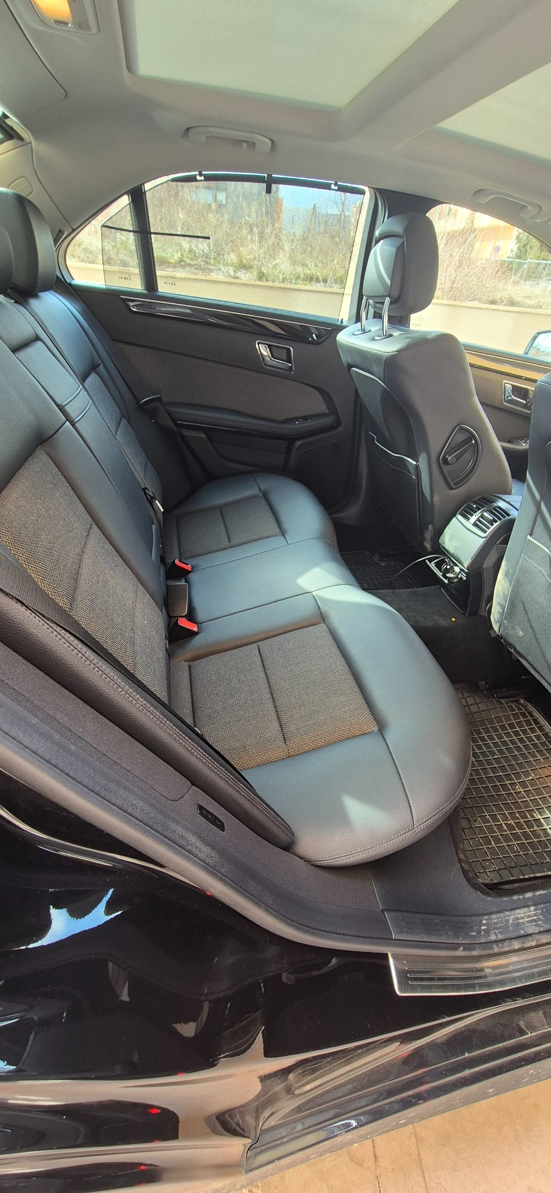 Mercedes-Benz E 200  - изображение 7