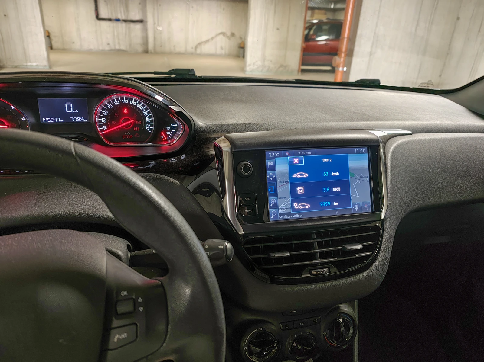 Peugeot 208 1.6 eHDI 92кс NAVI - изображение 7