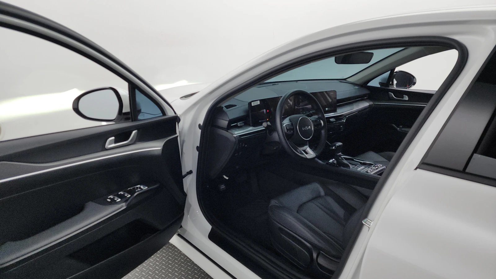 Kia K5 2.0LPI TRENDY | Mobile.bg   9