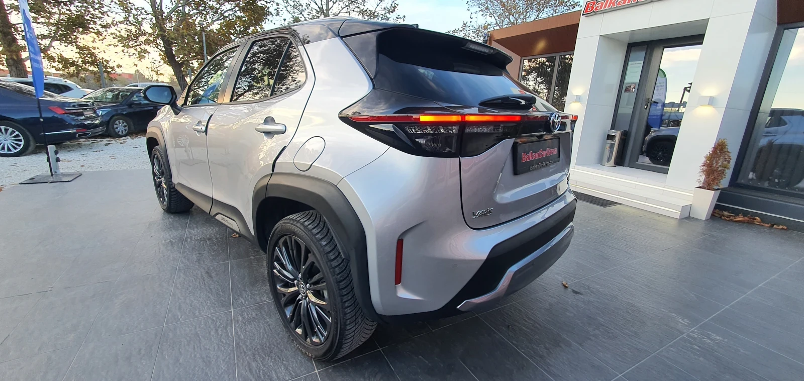 Toyota Yaris Cross 1.5 HYBRID 4WD BI-COLOR Гаранция  - изображение 5