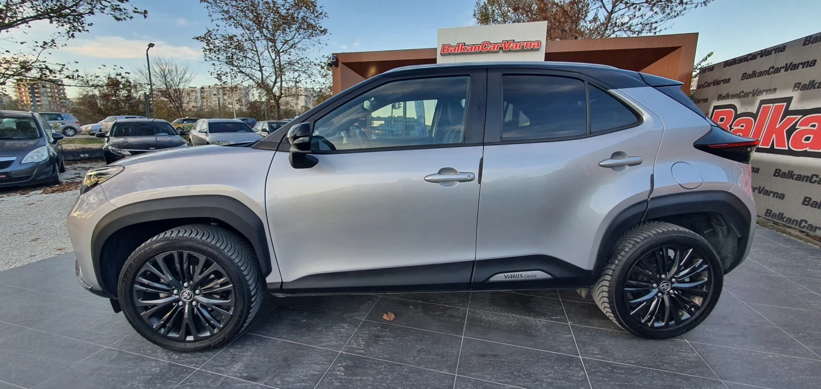 Toyota Yaris Cross 1.5 HYBRID 4WD BI-COLOR Гаранция  - изображение 3