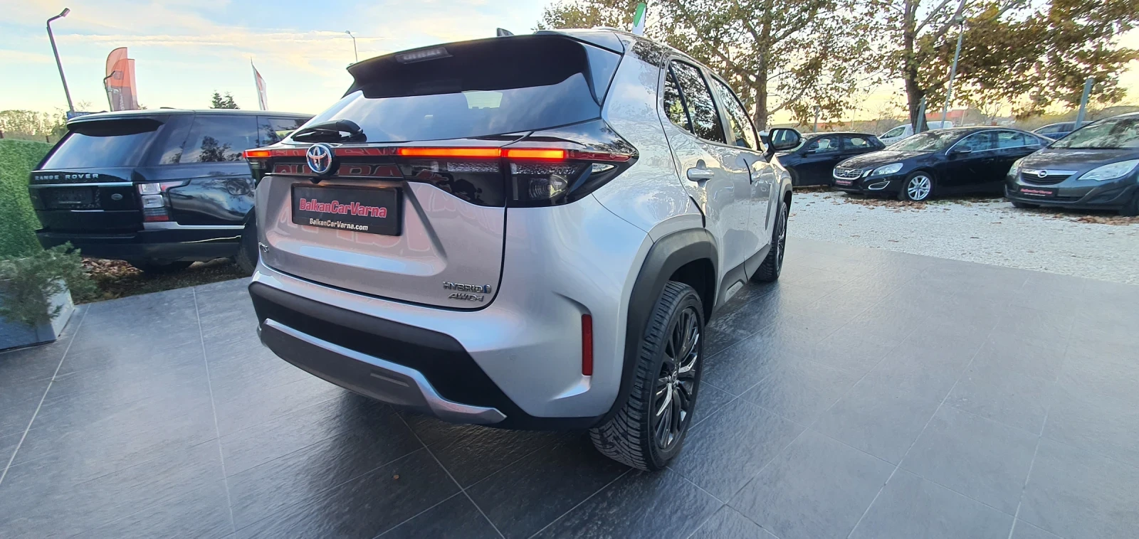 Toyota Yaris Cross 1.5 HYBRID 4WD BI-COLOR Гаранция  - изображение 7