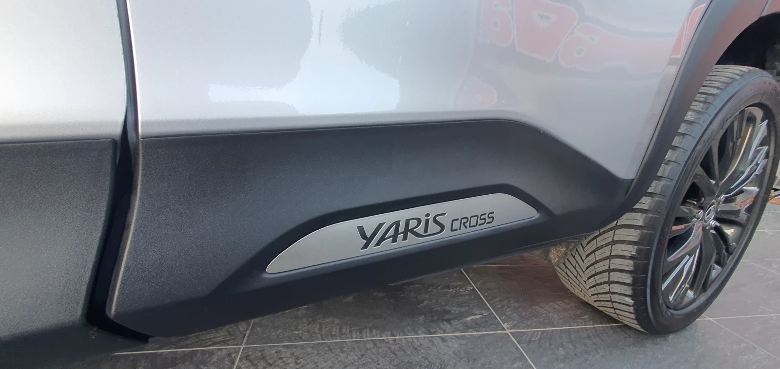 Toyota Yaris Cross 1.5 HYBRID 4WD BI-COLOR Гаранция  - изображение 4