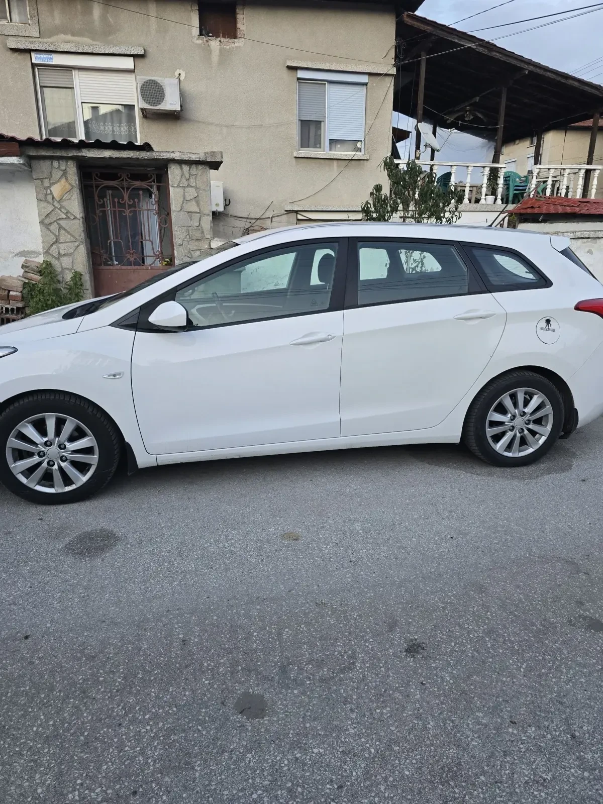 Hyundai I30 1.6 Crdi 110 - изображение 2