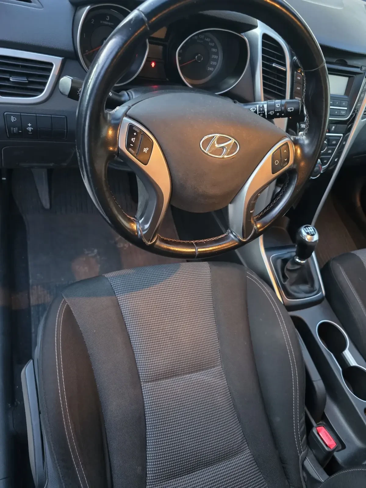 Hyundai I30 1.6 Crdi 110 - изображение 8