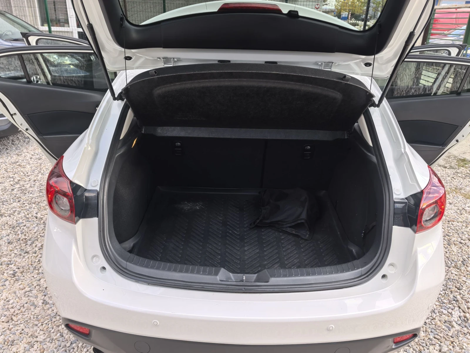 Mazda 3  SkyActiv Sport - Line Keyless Go Blind Spot  | Mobile.bg   15