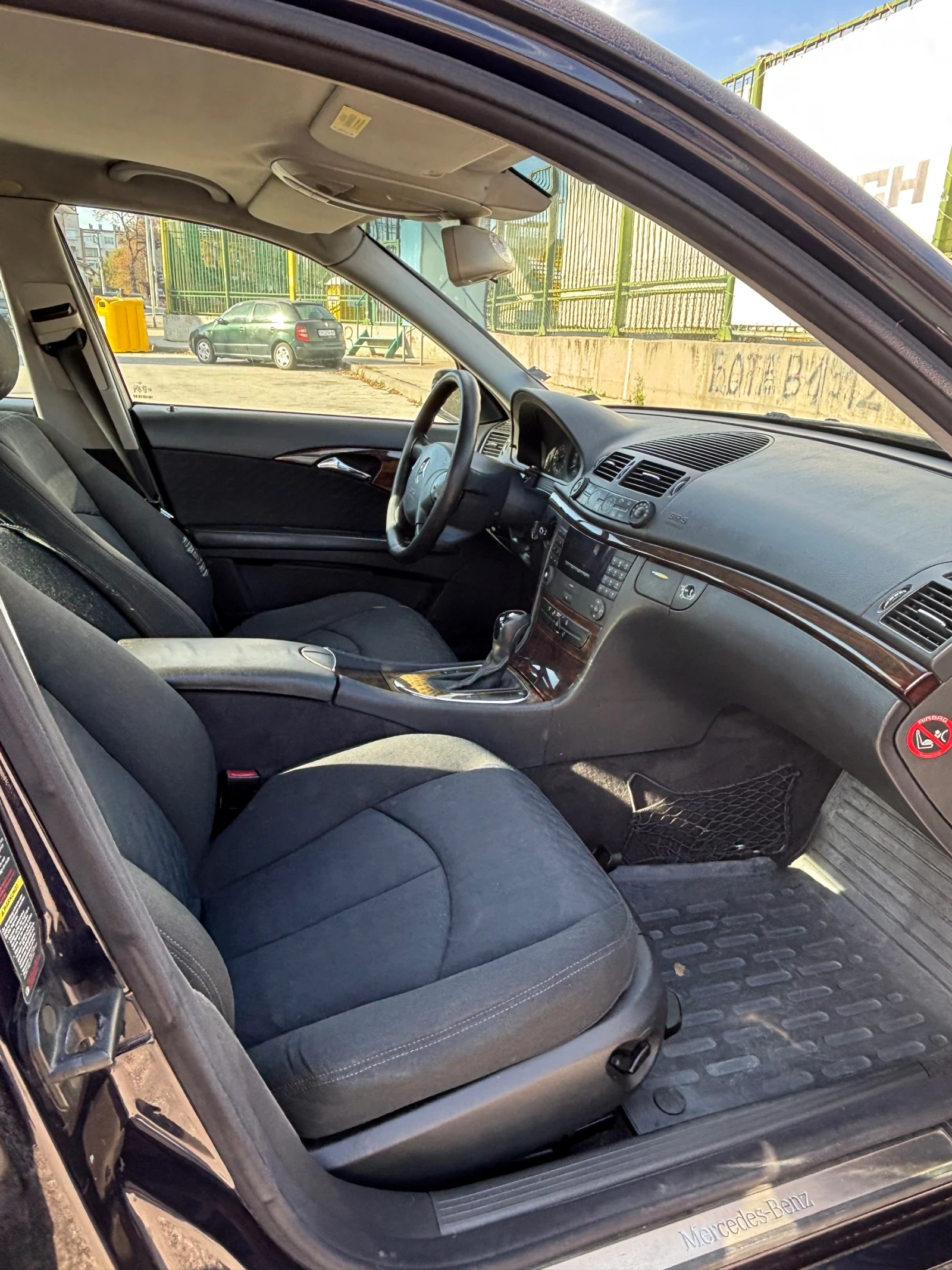 Mercedes-Benz E 270  - изображение 8