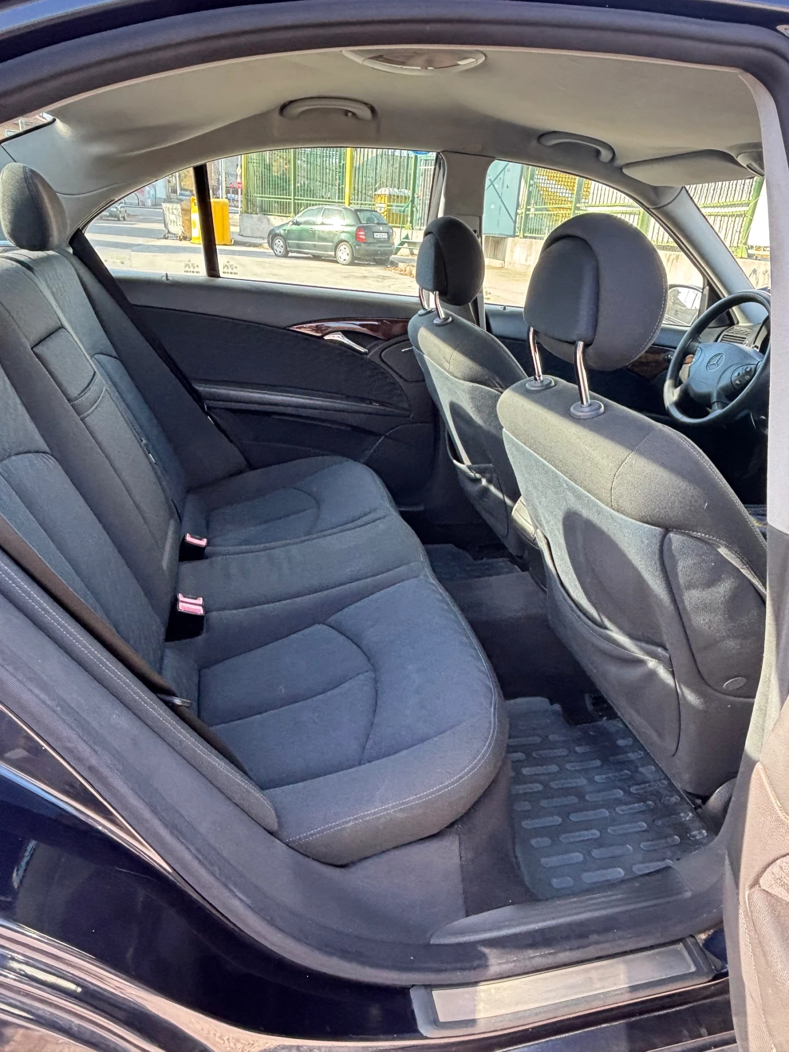 Mercedes-Benz E 270  - изображение 9