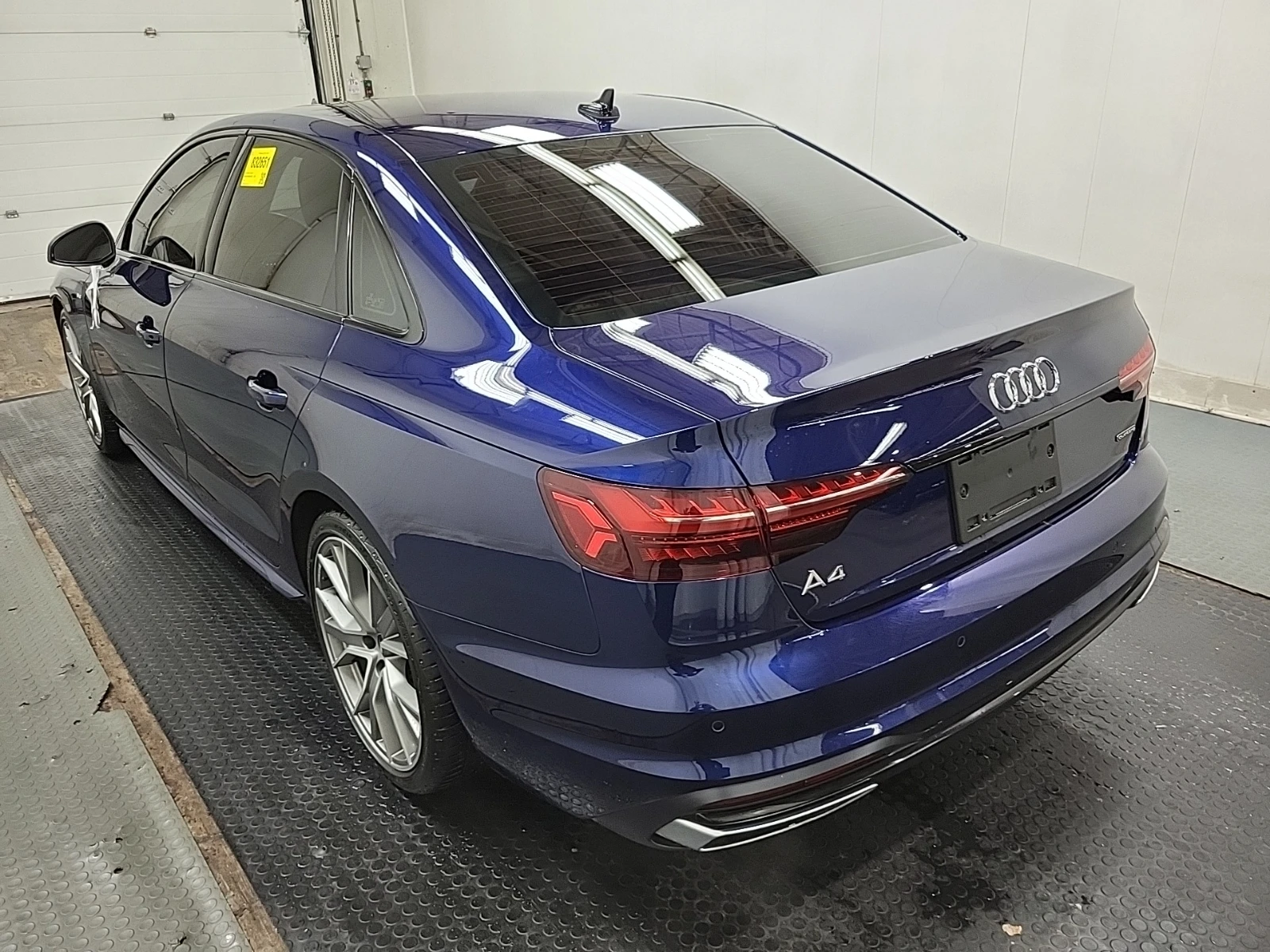 Audi A4 TECHNIK/ CARFAX / ЦЕНА ДО БЪЛГАРИЯ - изображение 4