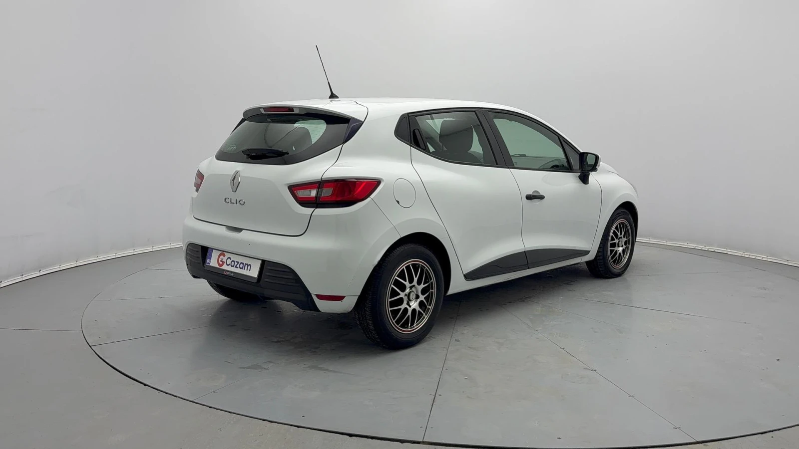 Renault Clio  - изображение 8