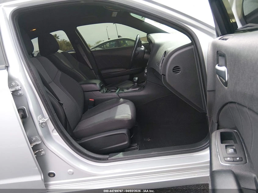 Dodge Charger 3.6L V-6 DOHC, VVT, 292HP Rear Wheel Drive | Mobile.bg � ����������� 5
