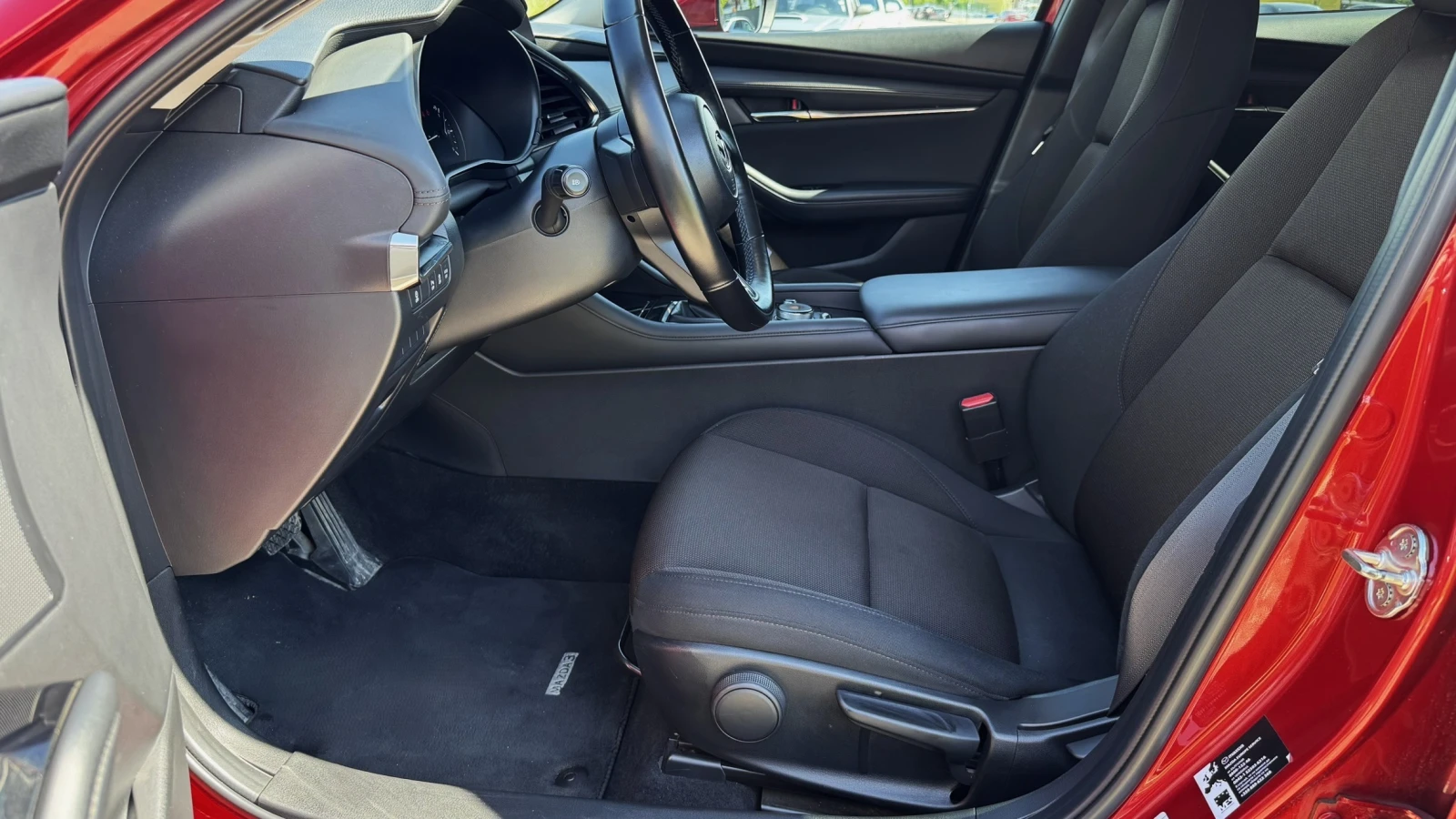 Mazda 3 SKY-G MILD HYBRID, снимка 12 - Автомобили и джипове - 54721038