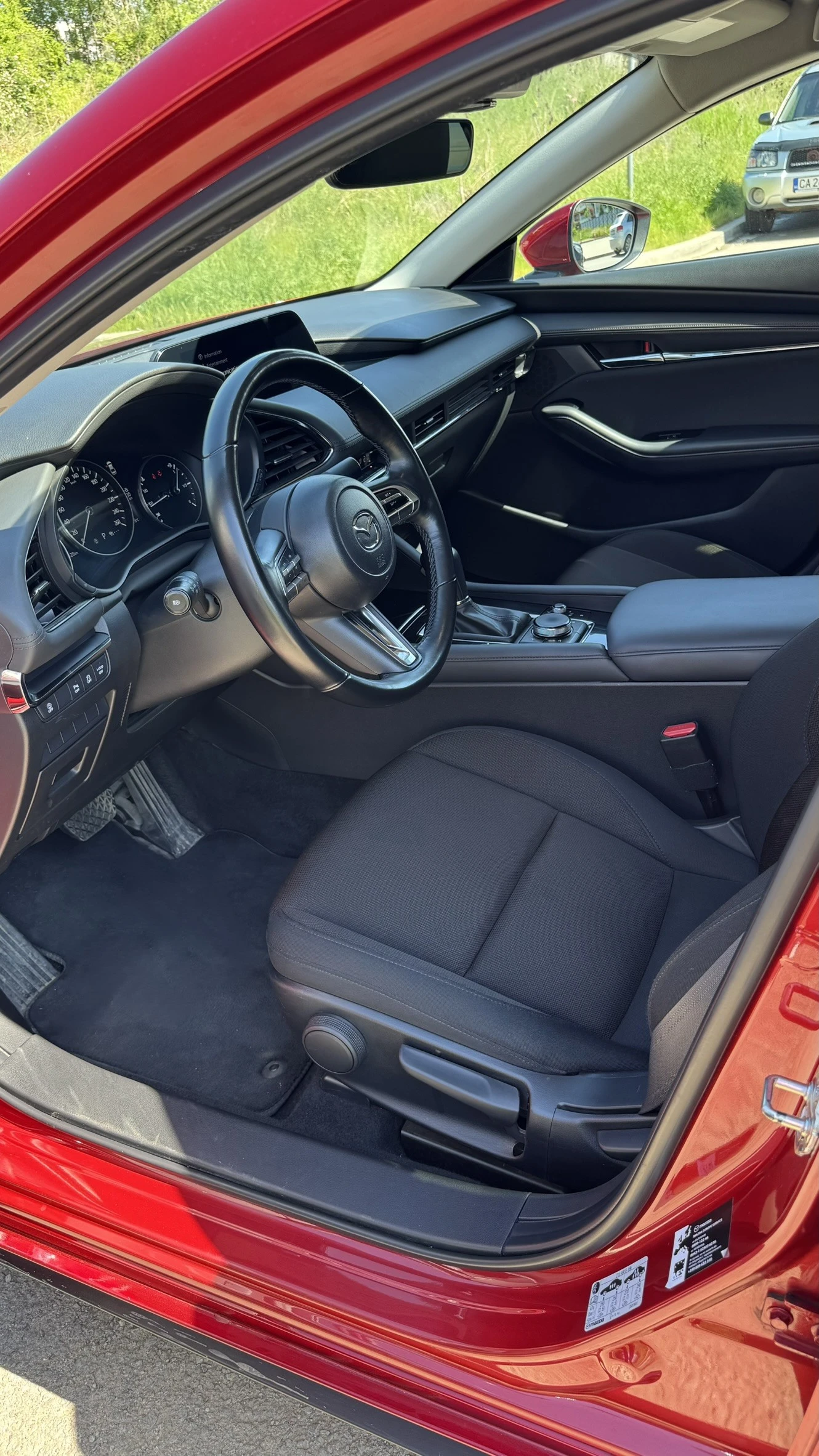 Mazda 3 SKY-G MILD HYBRID, снимка 13 - Автомобили и джипове - 54721038
