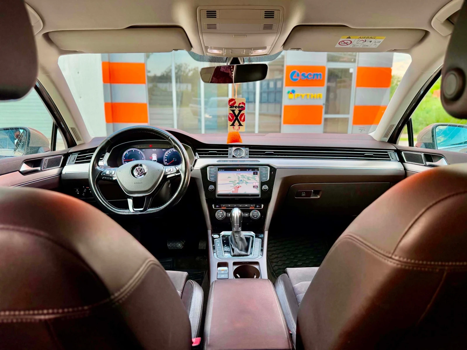 VW Passat Digital LED, снимка 12 - Автомобили и джипове - 54765597