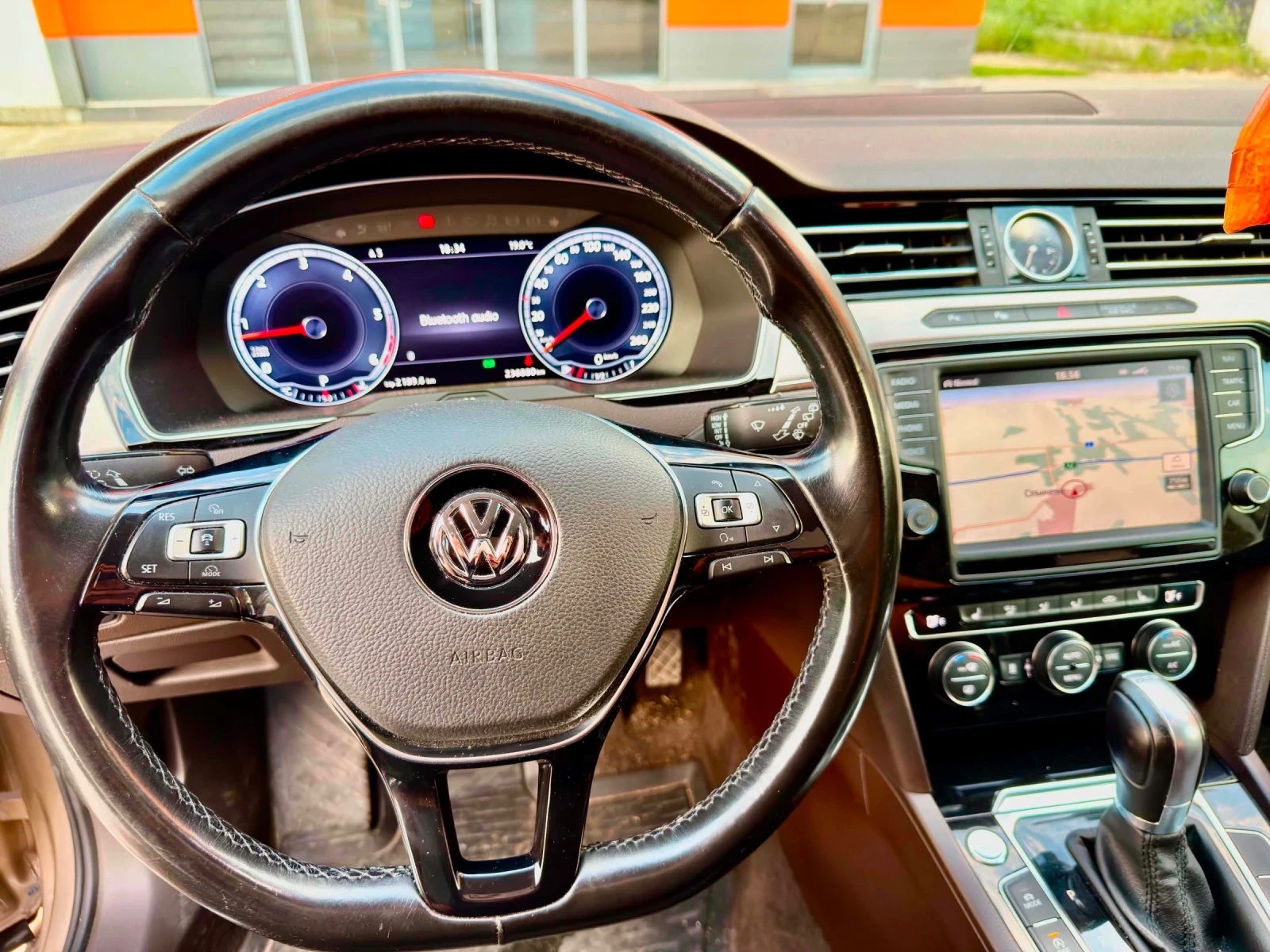 VW Passat Digital LED, снимка 8 - Автомобили и джипове - 54765597