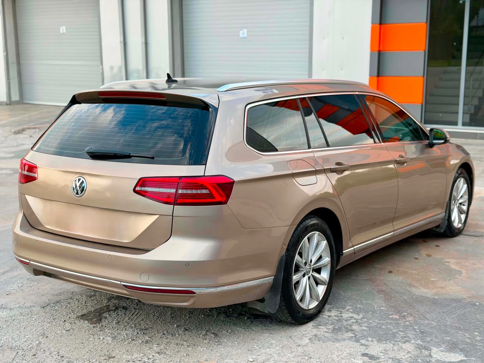 VW Passat Digital LED, снимка 7 - Автомобили и джипове - 54765597
