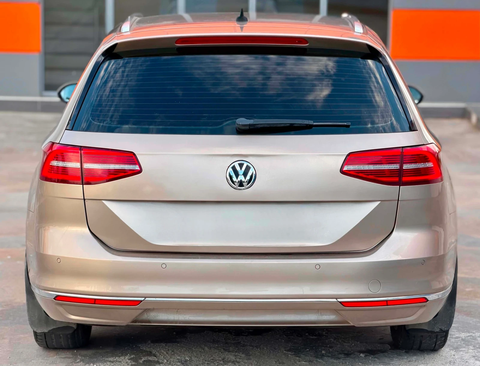 VW Passat Digital LED, снимка 17 - Автомобили и джипове - 54765597