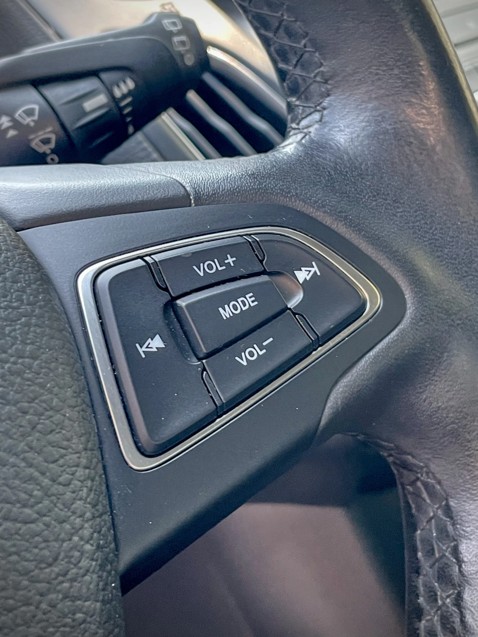 Ford Focus 1.0 EcoBoost, снимка 13 - Автомобили и джипове - 54870234