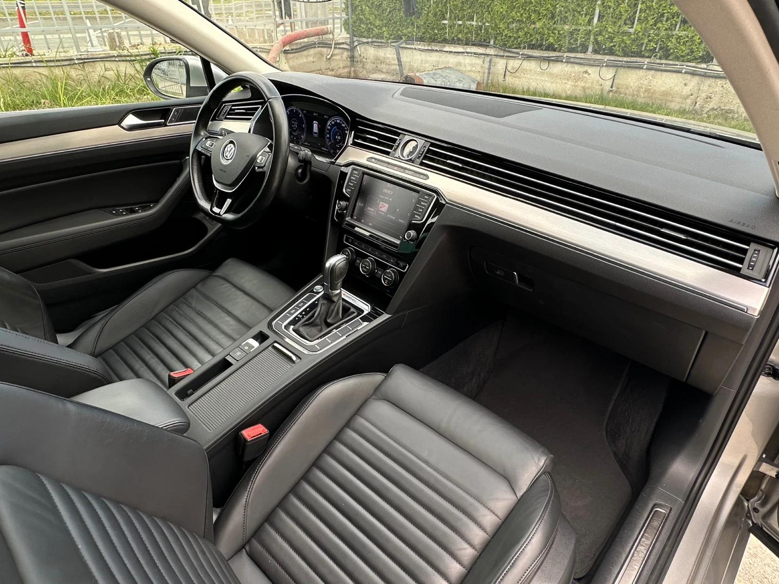VW Passat 2.0TDI 190кс HIGHLINE DSG* Digital* Подгрев, снимка 8 - Автомобили и джипове - 55608751