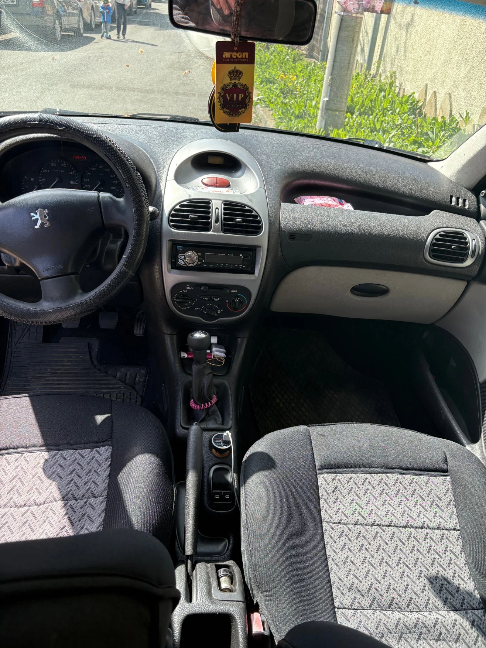 Peugeot 206, снимка 11 - Автомобили и джипове - 55493435