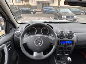 Dacia Duster 1.6i Бензин/Климатик/Мултимедия/OFF-road пакет, снимка 8