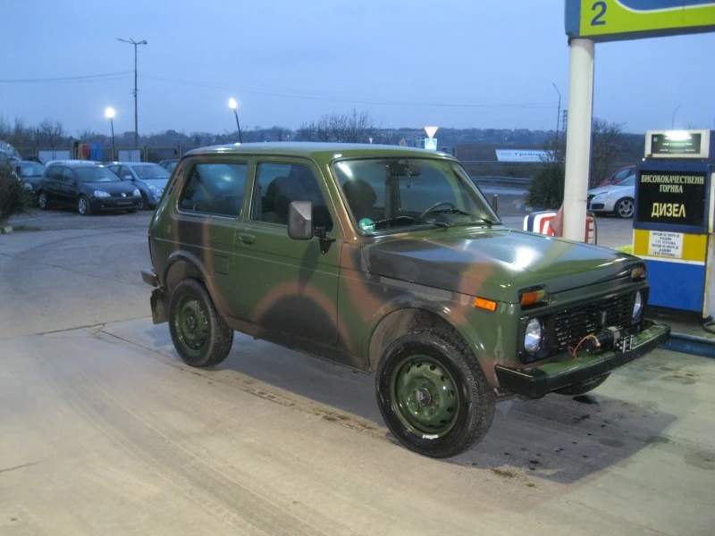 Lada Niva 1.7 I внос от ГЕРМАНИЯ, снимка 1 - Автомобили и джипове - 43100536