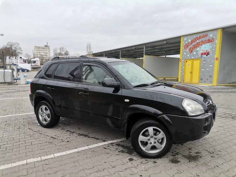 Hyundai Tucson, снимка 4 - Автомобили и джипове - 49006361