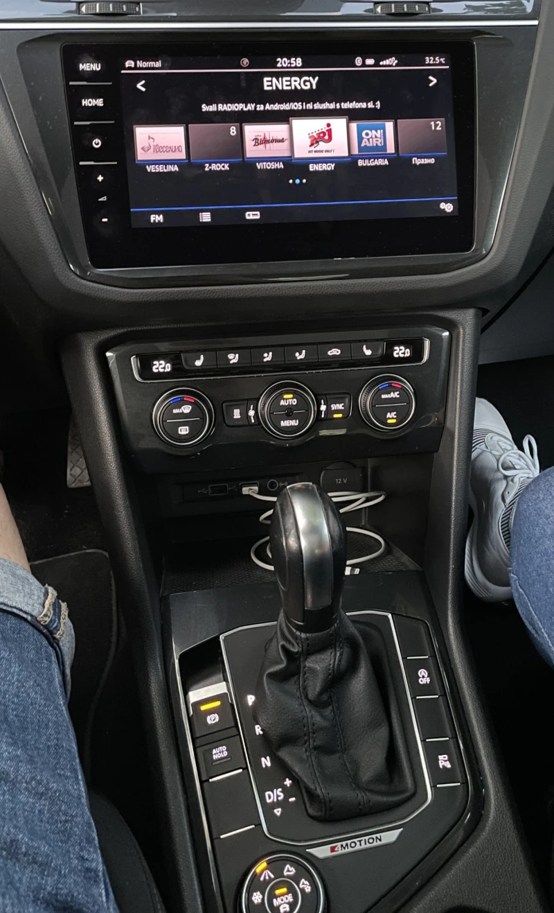 VW Tiguan R-line, снимка 8 - Автомобили и джипове - 53010111