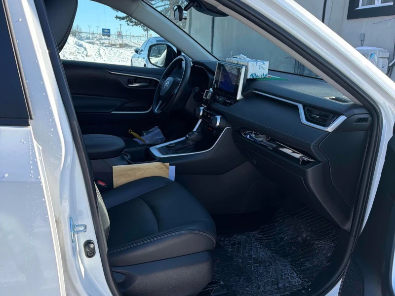 Toyota Rav4 Hybrid XLE С РЕГИСТРАЦИЯ & АВТО КРЕДИТ , снимка 11 - Автомобили и джипове - 53371501