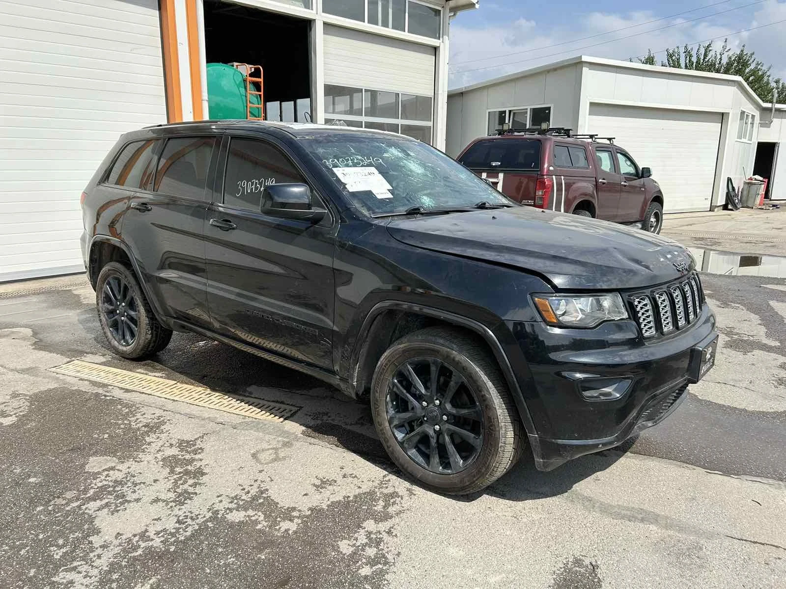 Jeep Grand cherokee ALTITUDE  - изображение 6