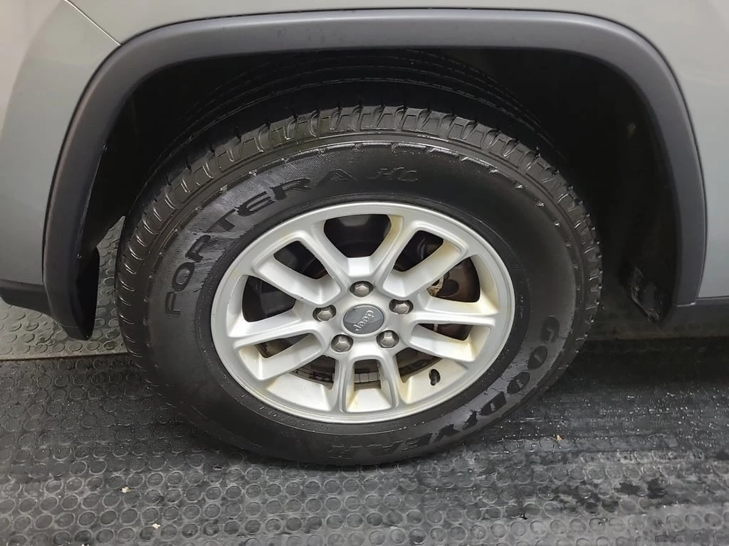 Jeep Grand cherokee * LAREDO E * CARFAX * БЕЗ ПЪРВОНАЧАЛНА ВНОСКА - изображение 6