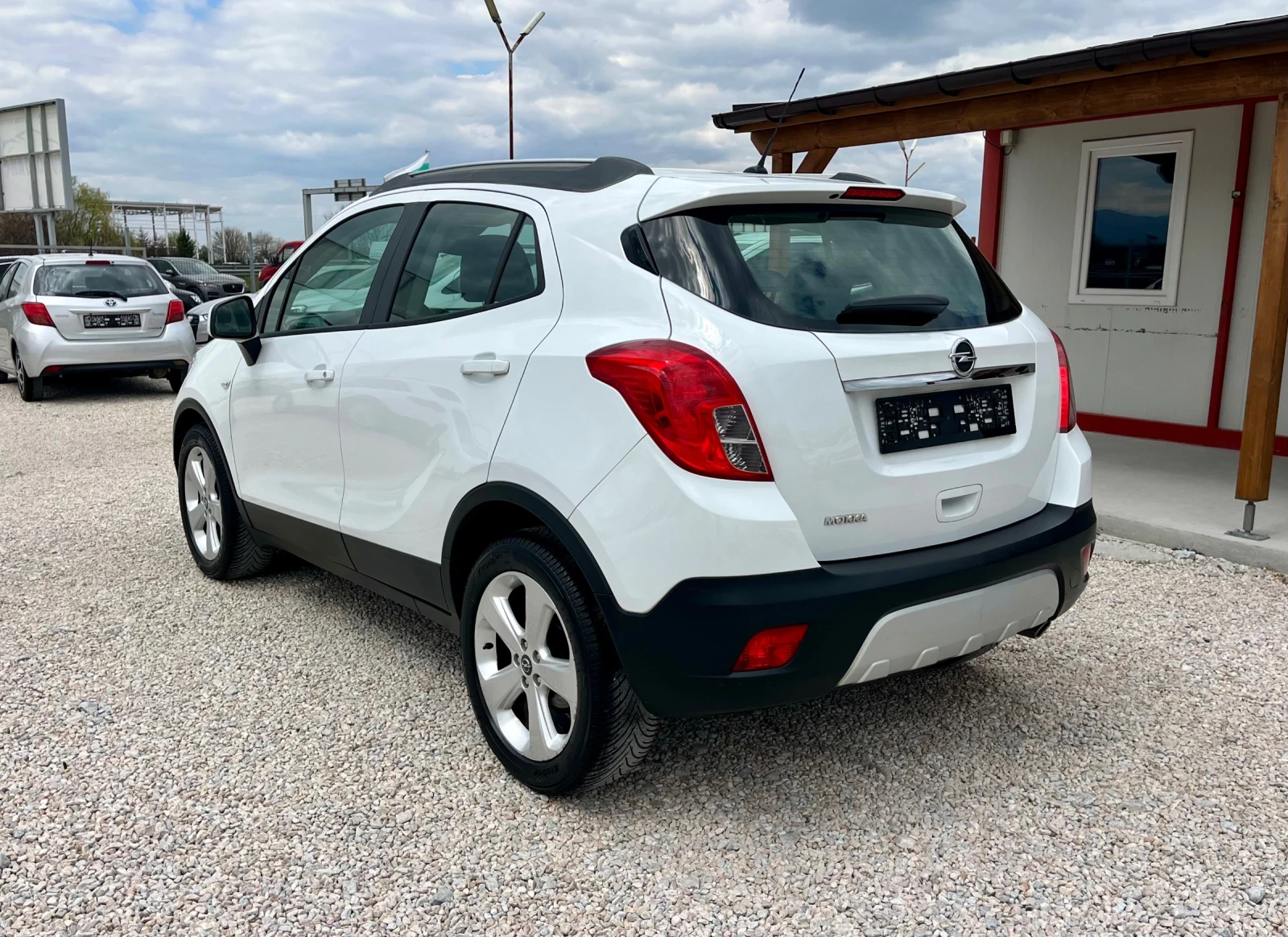Opel Mokka 1.6i* 116k.c* СЕРВИЗНА ИСТОРИЯ, снимка 3 - Автомобили и джипове - 54150101