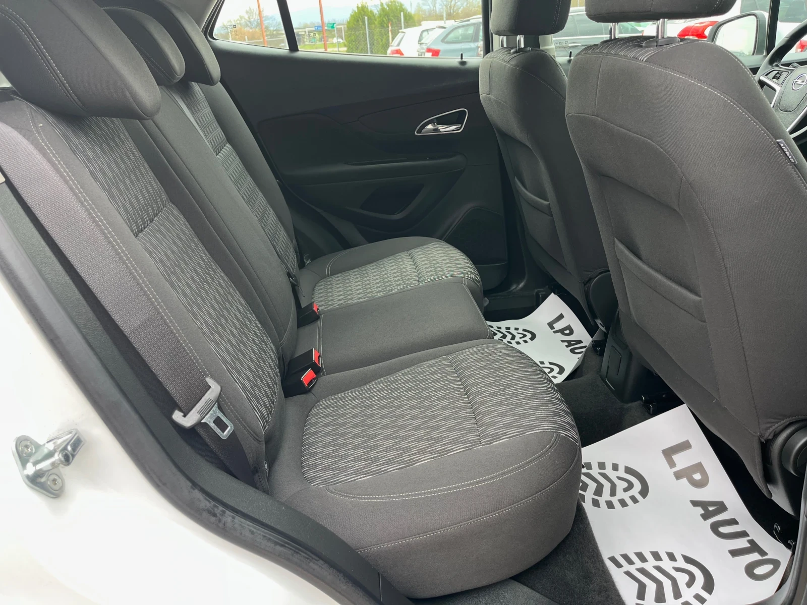 Opel Mokka 1.6i* 116k.c* СЕРВИЗНА ИСТОРИЯ, снимка 10 - Автомобили и джипове - 54150101