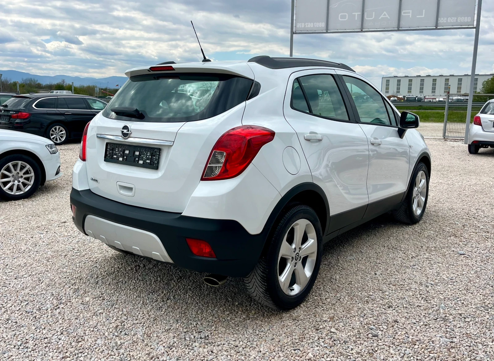 Opel Mokka 1.6i* 116k.c* СЕРВИЗНА ИСТОРИЯ, снимка 4 - Автомобили и джипове - 54150101