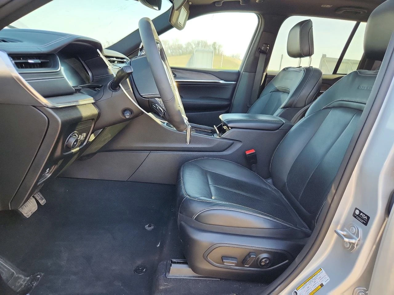 Jeep Grand cherokee 3.6* OVERLAND* РЕАЛНИ КМ!, снимка 8 - Автомобили и джипове - 54645204