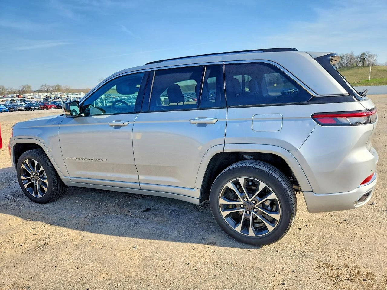Jeep Grand cherokee 3.6* OVERLAND* РЕАЛНИ КМ!, снимка 3 - Автомобили и джипове - 54645204